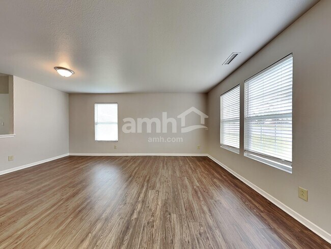 Building Photo - 1516 Bray Dr