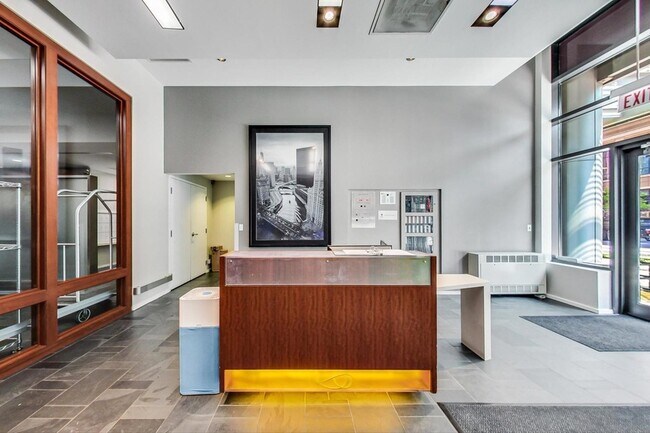 Building Photo - 520 S State St