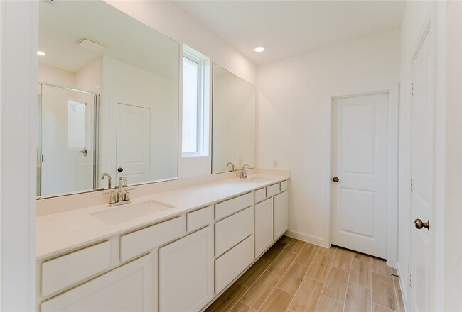 Building Photo - 6671 Iron Clover Dr