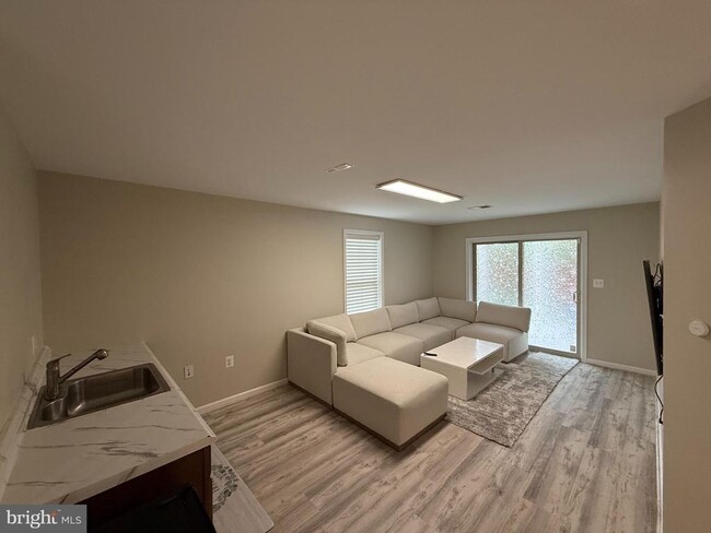 Building Photo - 42218 Castle Ridge Square