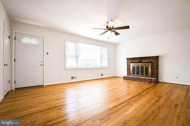 Building Photo - 11813 Macon St