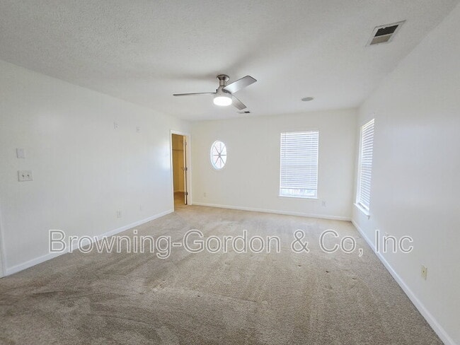 Building Photo - 1657 Comanche Run