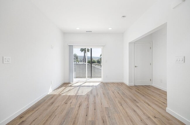 Building Photo - Electricity/Gas Included - New Constructio...
