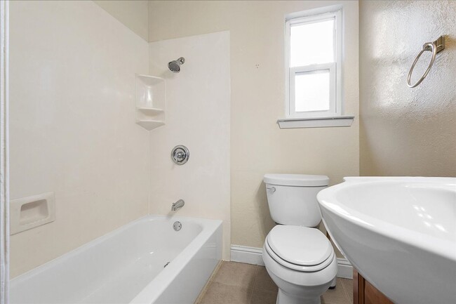 Building Photo - 2234 Santa Clara Ave