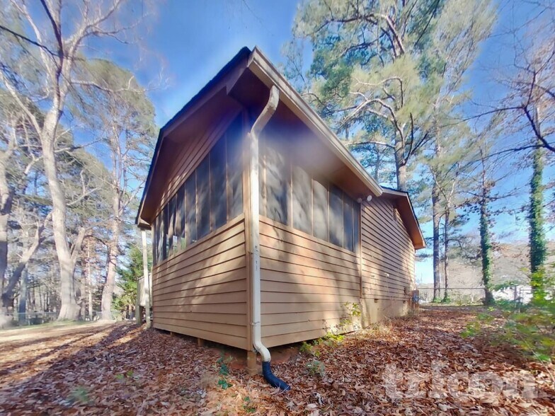 Building Photo - 2083 Skyhawk Ln