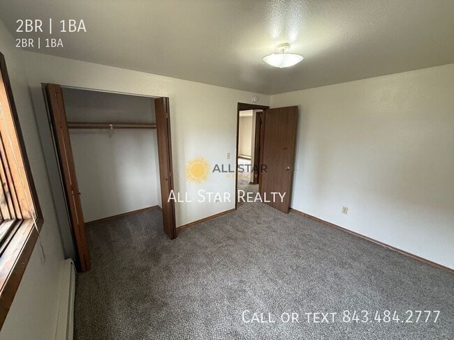 Building Photo - 533 N Price-2