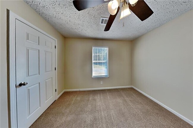 Building Photo - 1049 Braddock Cir