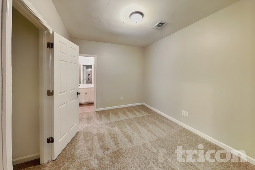Building Photo - 5743 Village Loop