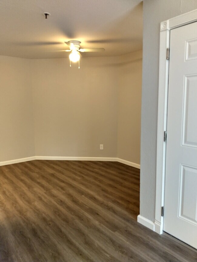 Building Photo - 1019 Dornajo Way
