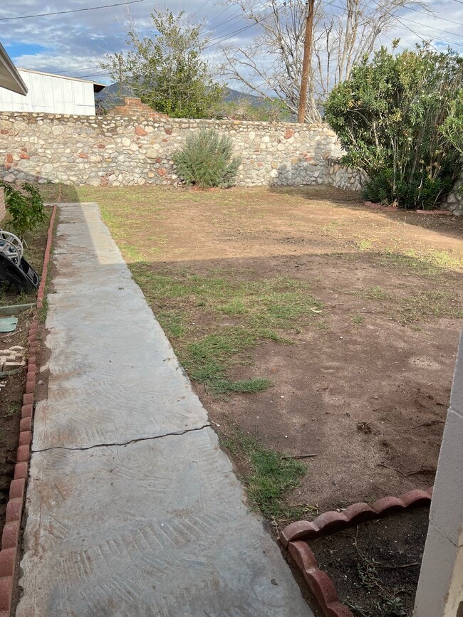 Building Photo - 7105 Tierra Alta Ave