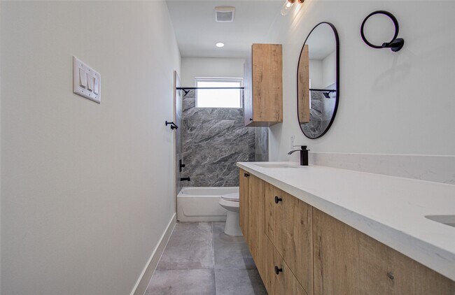 Building Photo - 1508 McKee St