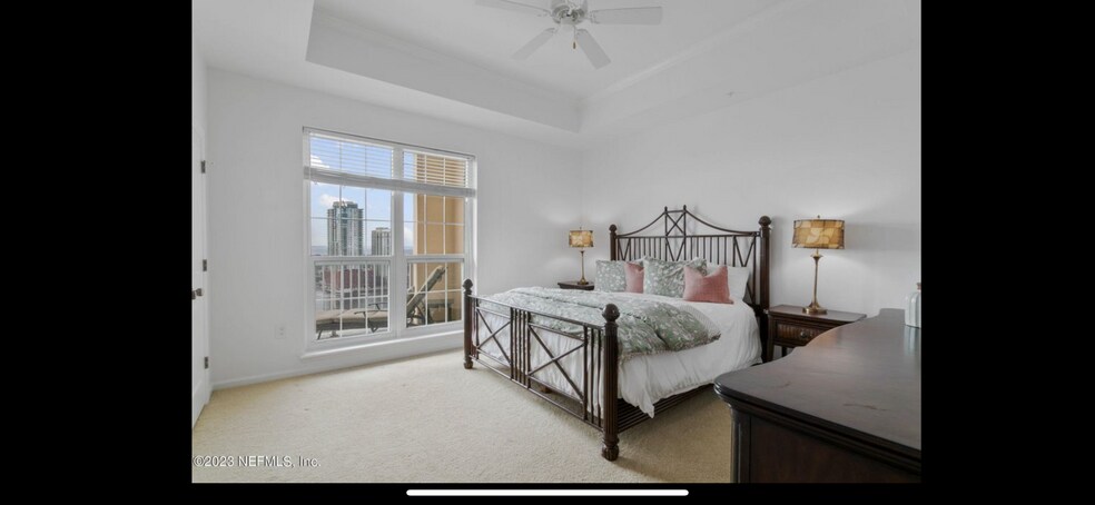 Building Photo - 400 E Bay St