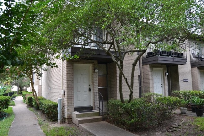 Building Photo - 2021 Spenwick Dr