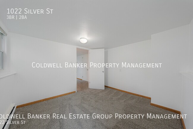 Building Photo - 1022 Silver St
