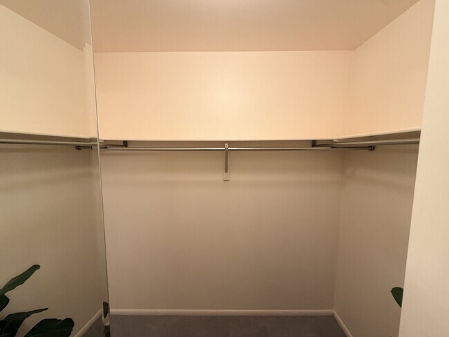 Building Photo - 204 N 2000 E