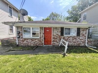 Building Photo - 2210 Woodlawn Ave