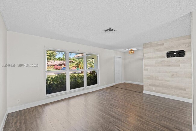 Building Photo - 3165 NW 116th Ave