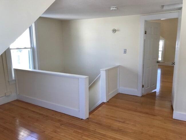 Building Photo - 113 Ashland St