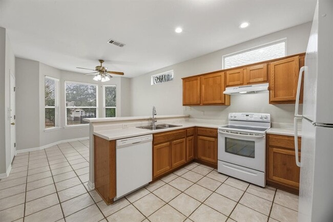 Building Photo - 121 Coreopsis Way