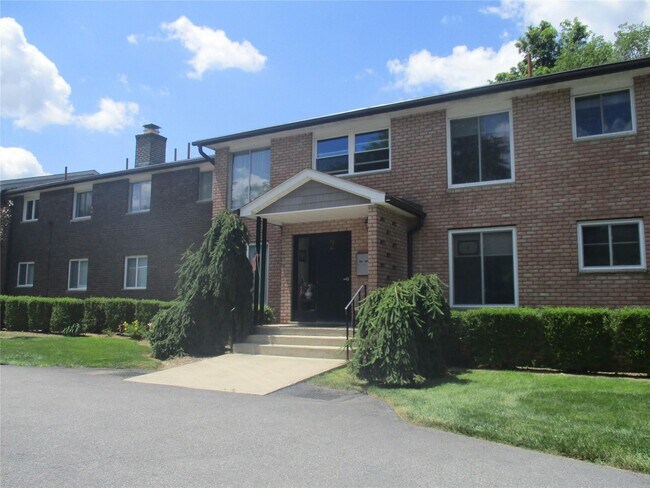 Building Photo - 2 Barnett Dr