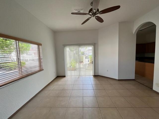 Building Photo - 1932 SE 24th Ct