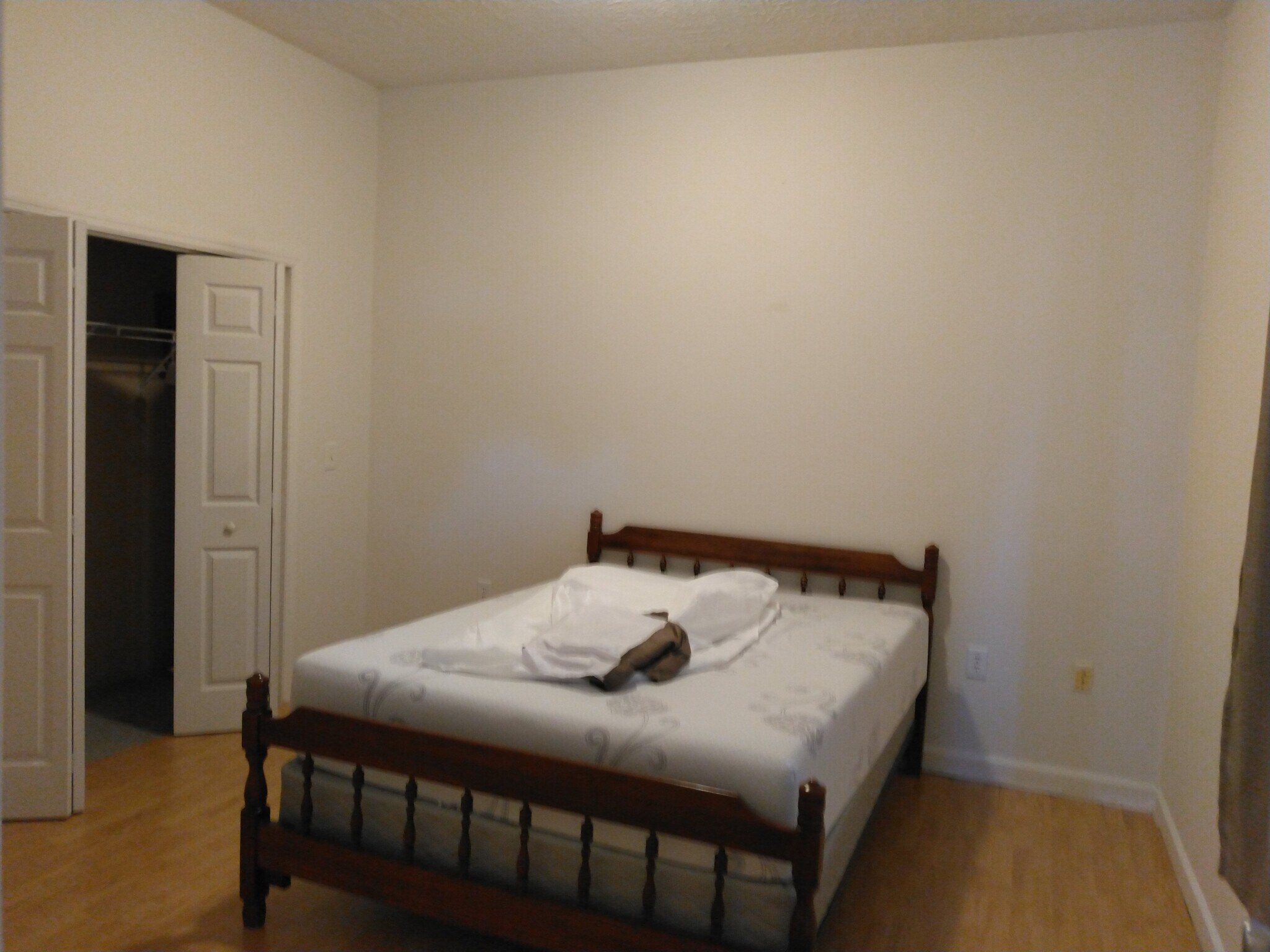 Bedroom 1 - 1995 KY-90