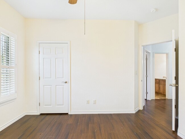 Building Photo - Sunroom Serenity & Backyard Bliss Retreat