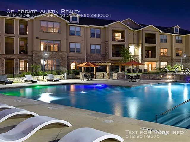 Building Photo - James on South First