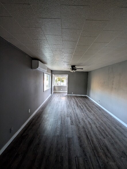 Building Photo - 354 SW 10th St