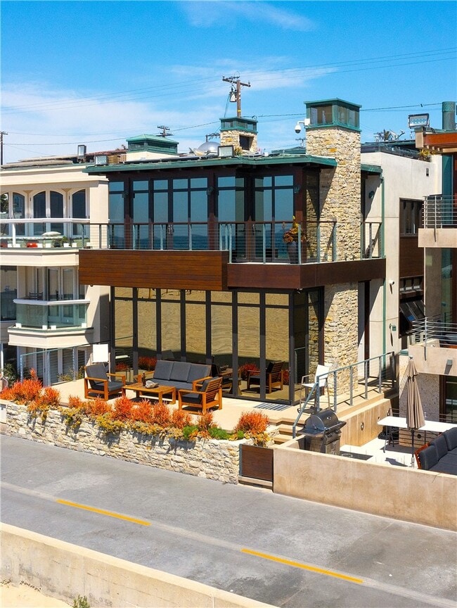 Building Photo - 3124 The Strand