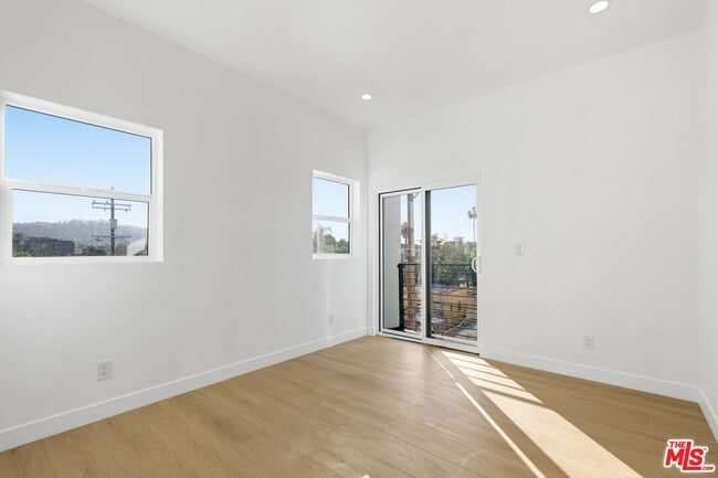 Building Photo - 2837 Redondo Blvd