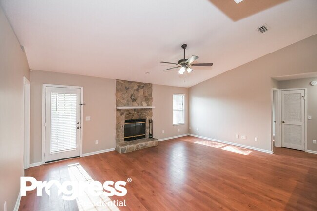 Building Photo - 8155 Pineverde Ln