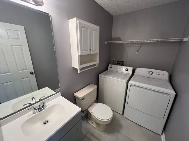 Building Photo - 149 Woodfield Pl