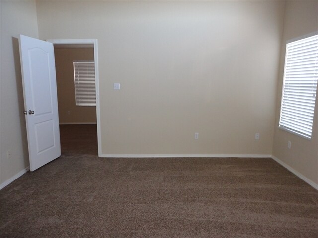 Building Photo - 529 Sunny Meadows Dr NE