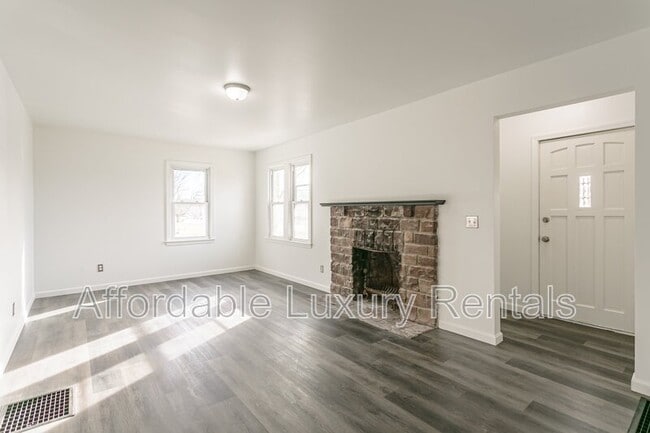 Building Photo - 2868 Brighton Henrietta Town Line Rd