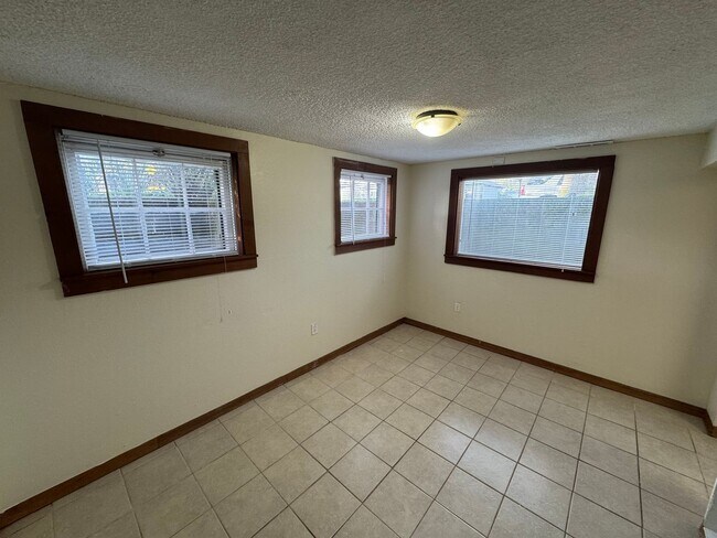Building Photo - 1143 NW 31st St