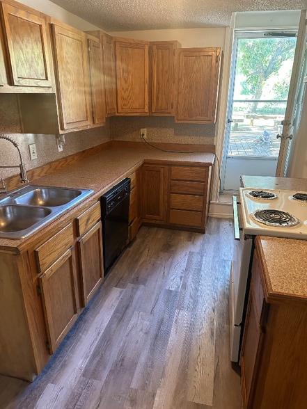 Building Photo - 1608 E Jasper St