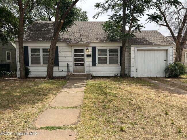 Primary Photo - 2219 20th St