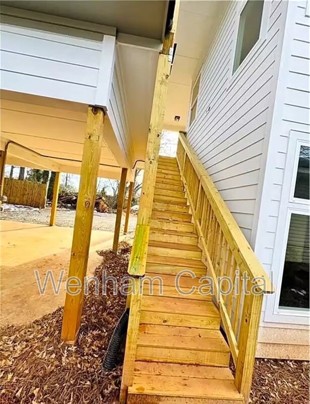 Building Photo - 1528 Murphy Ave SW