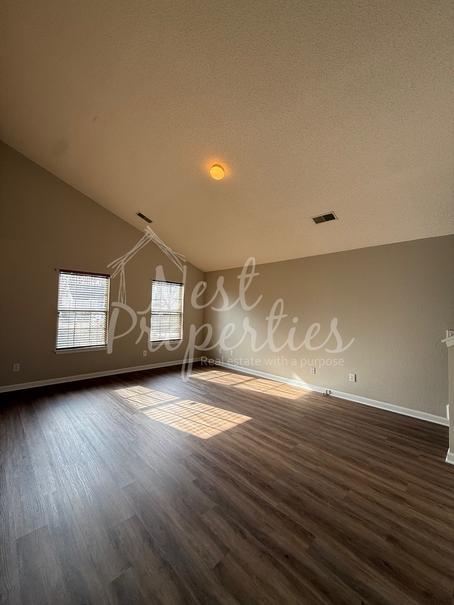 Building Photo - 427 Kingston Trace Rd