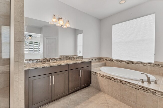 Building Photo - 2228 Terracina Dr