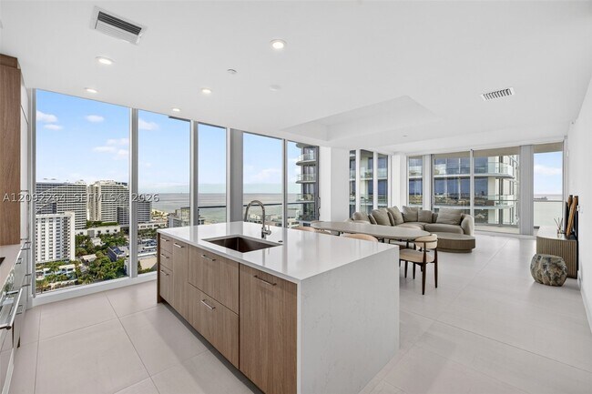 Building Photo - 153 N Seabreeze Blvd