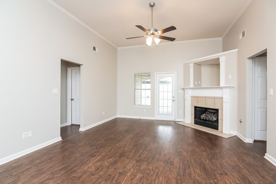 Building Photo - 115 Mossy Springs Dr