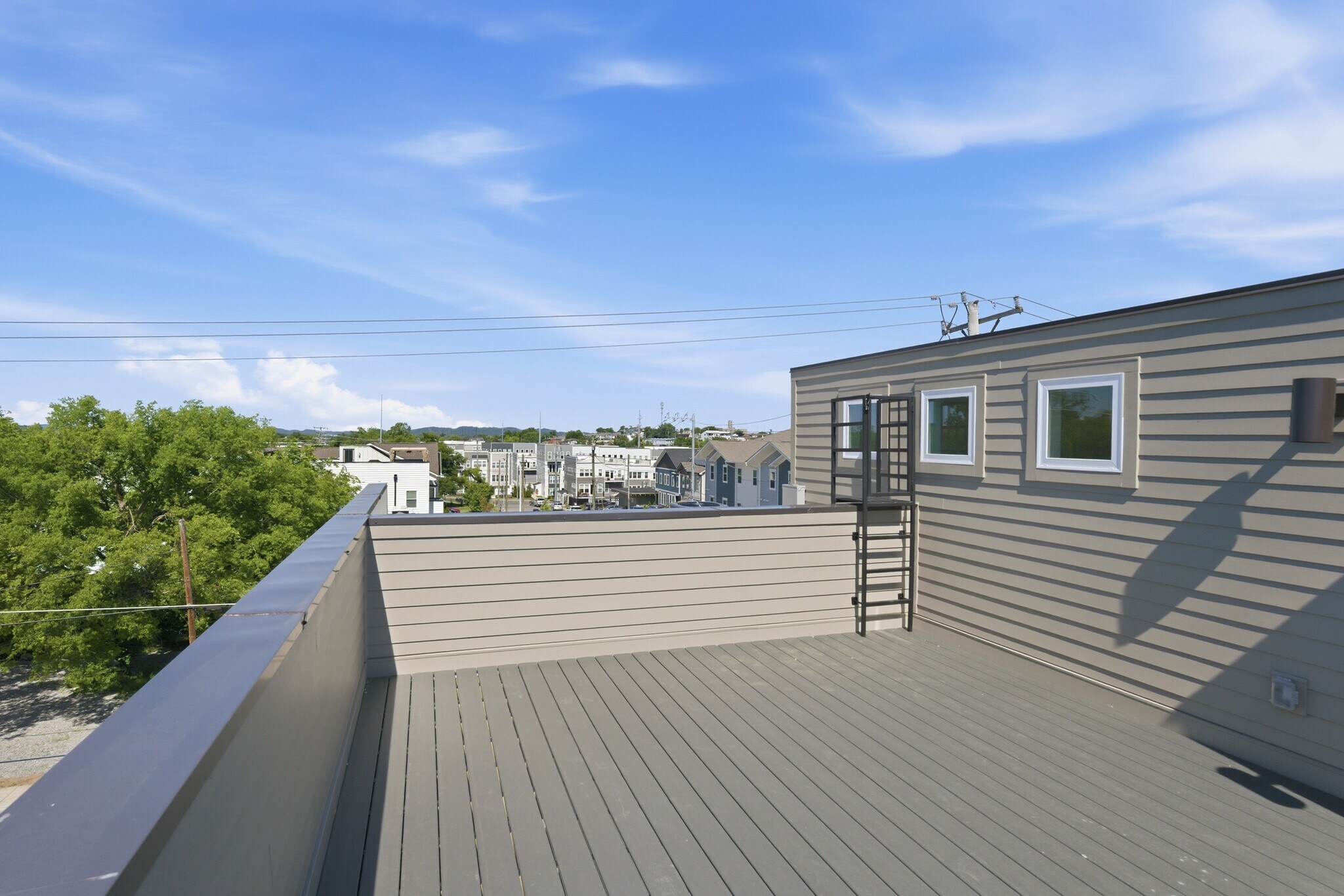 Building Photo - 626 40th Ave N