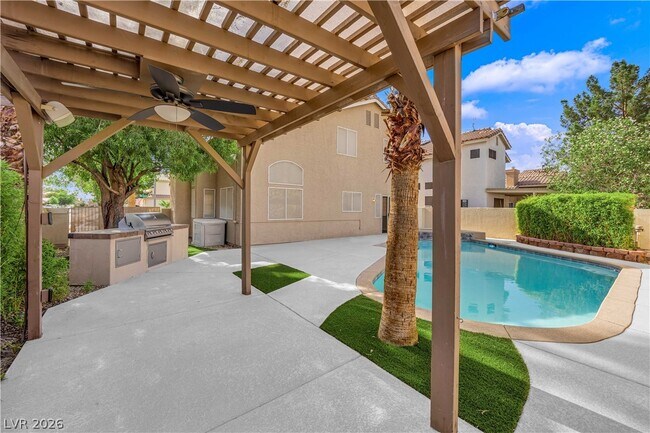 Building Photo - 8915 Sandy Slate Way