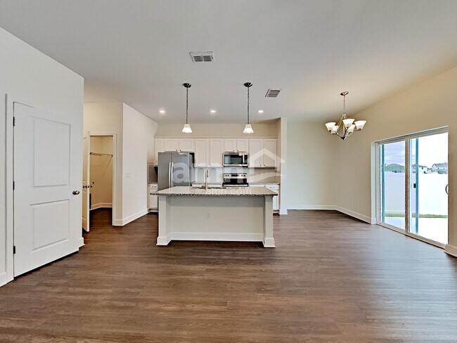 Building Photo - 4604 Birdsong Dr