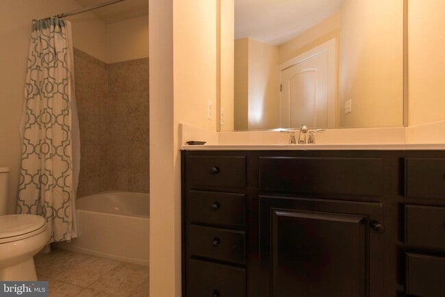 Building Photo - 408 Hendrix Ave