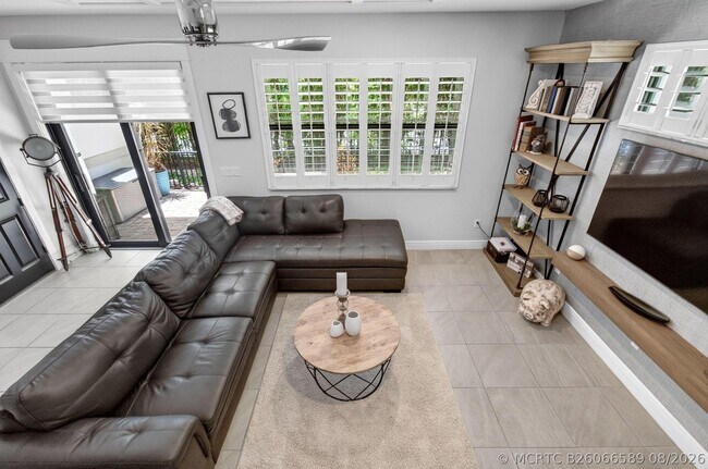 Building Photo - 622 Windward Cir S