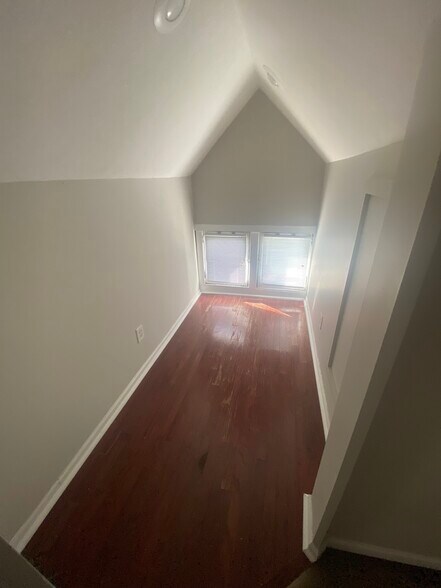 Small office or space in bedroom 2 - 1003 Broadway St