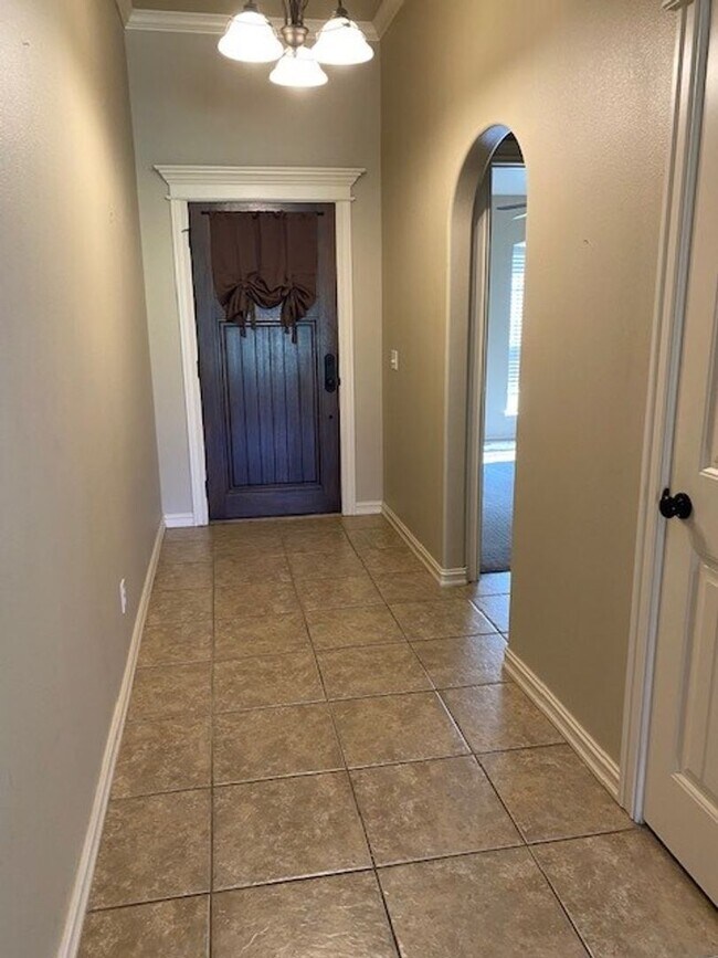 Building Photo - 3 Bed | 2 Bath | Jenks